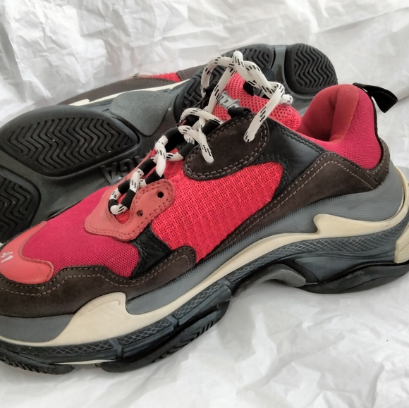 Balenciaga Triple S for Men Size 8 Authentic - Picture 8 of 16